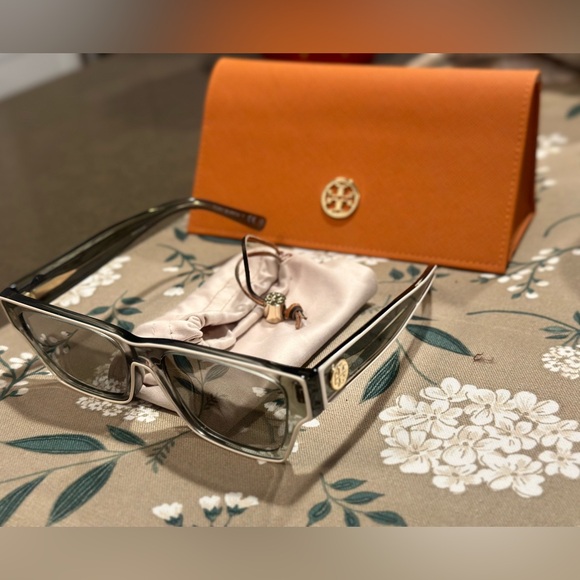 Tory Burch Women’s  Green & Ivory Sunglasses main image 7